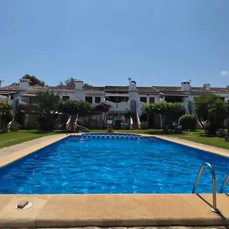 Casa Con Piscina Comunitaria Semesterbostad